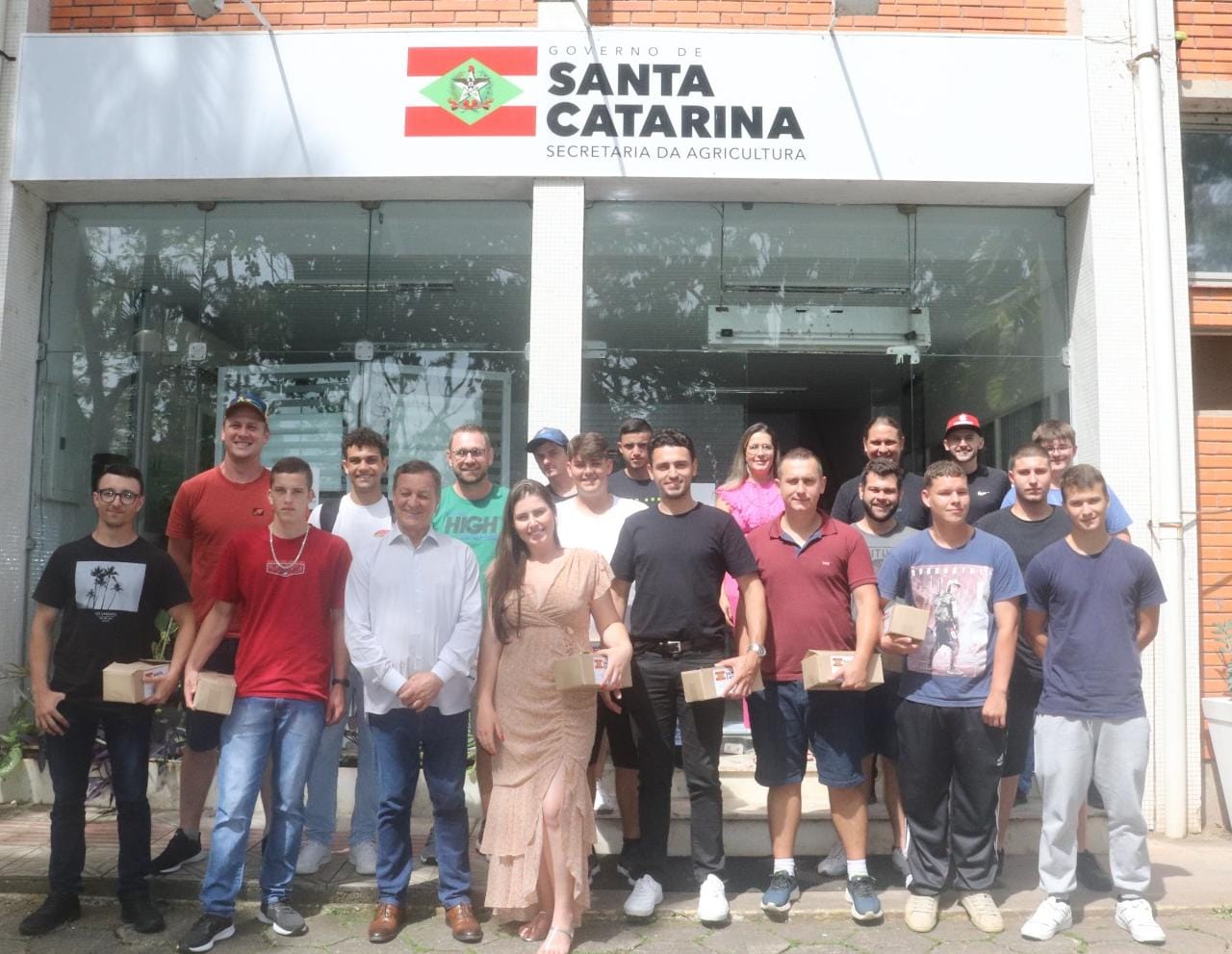 Jovens do Curso de Gestão e Protagonismo no Meio Rural fazem visita técnica na Secretaria de Estado da Agricultura e Pecuária